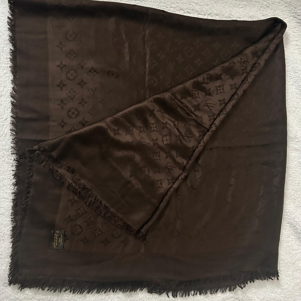 Louis Vuitton Elegant Dark Brown Scarf
